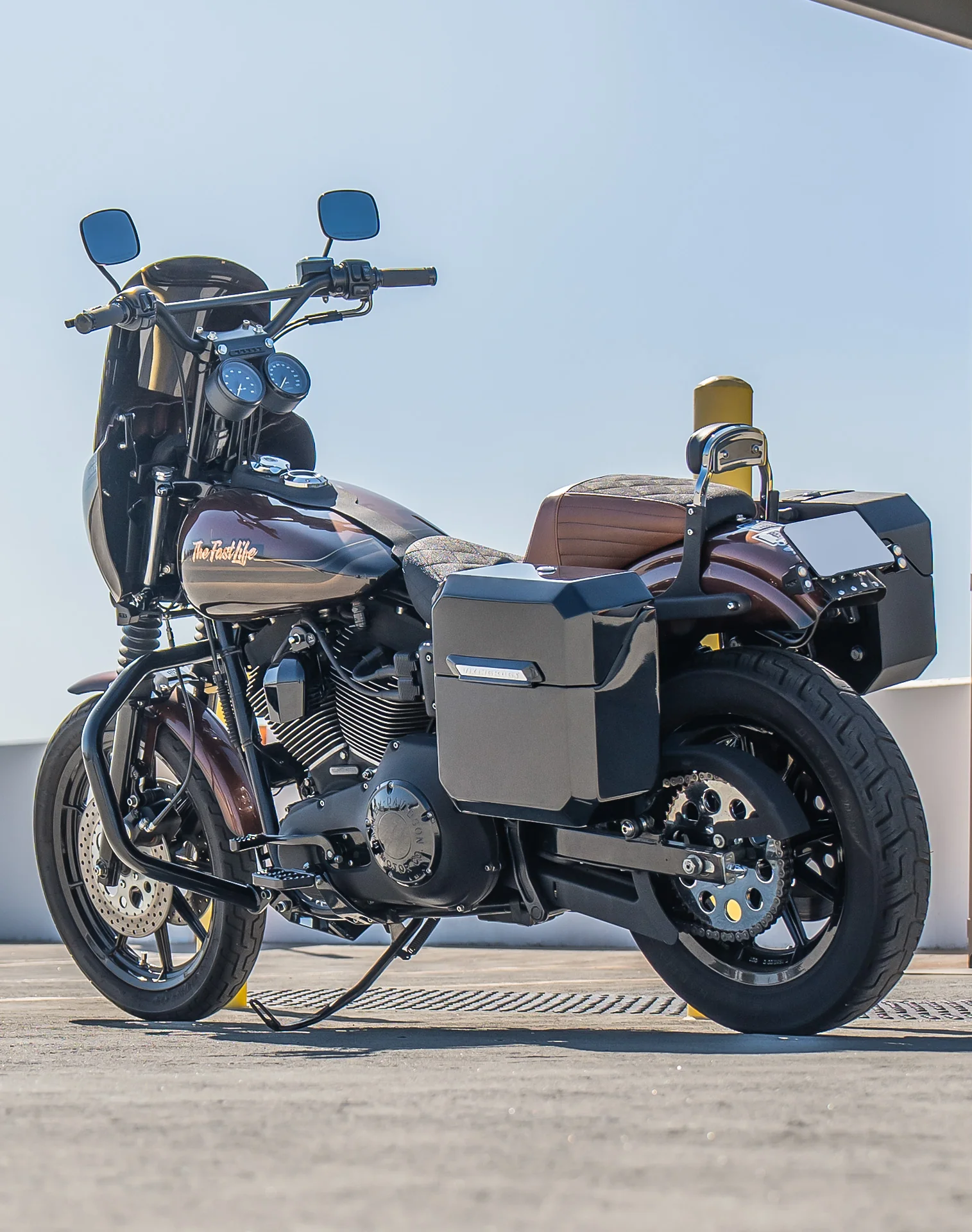15L - Outlaw Quick Mount Medium Painted Hard Solo Saddlebag (Left Only) for Harley Dyna Super Glide Custom FXDC/I - Image 3