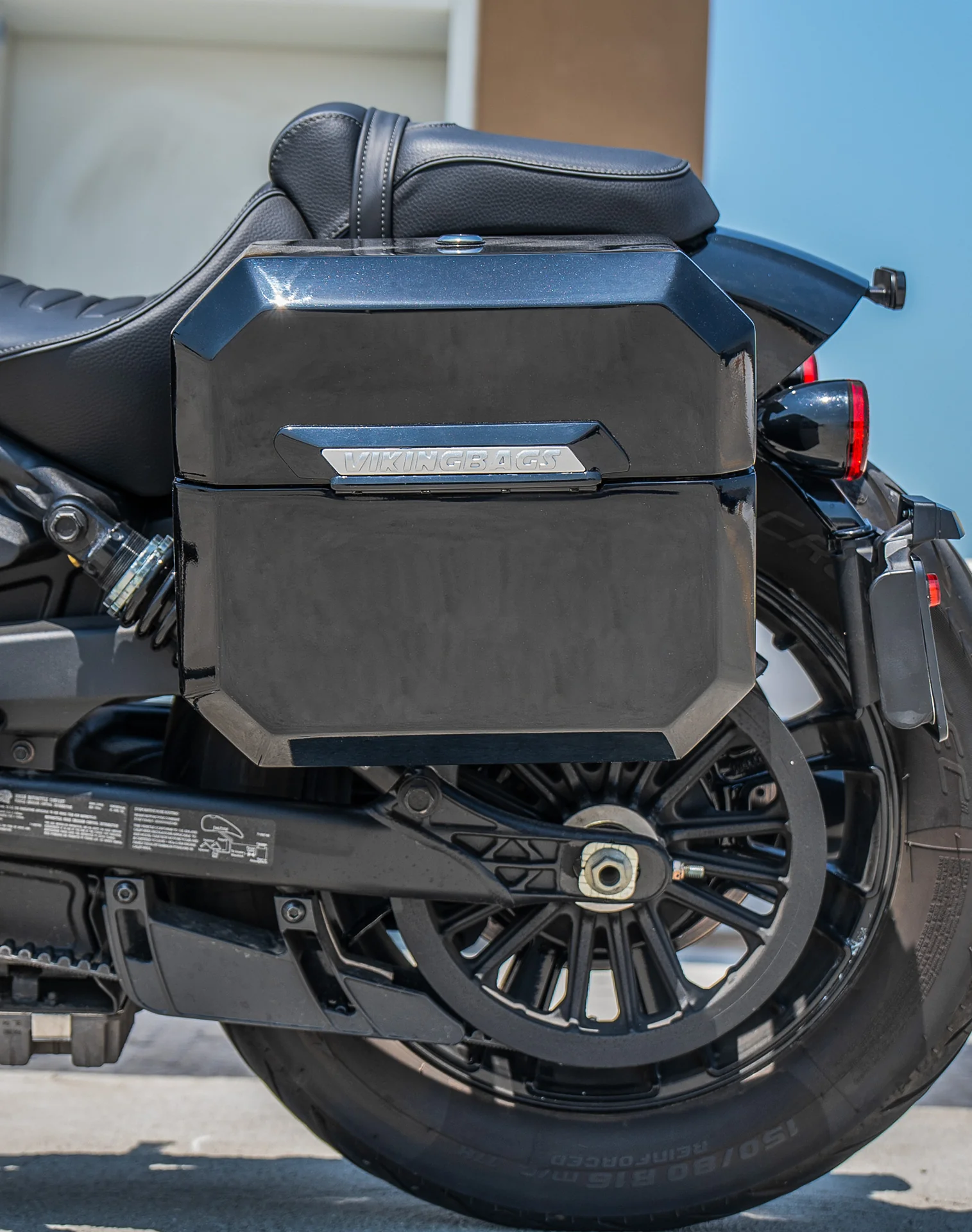 20L - Outlaw Quick-Mount Small 2025+ Indian Sport Scout Painted Hard Saddlebags - Image 4