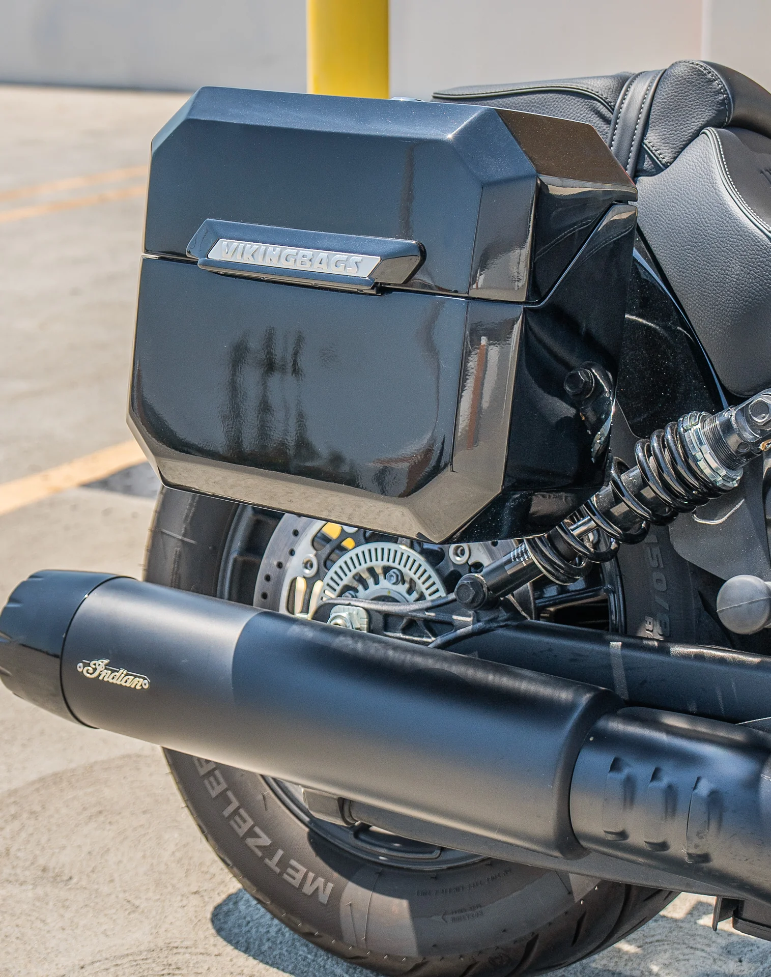 20L - Outlaw Quick-Mount Small 2025+ Indian Sport Scout Painted Hard Saddlebags - Image 5