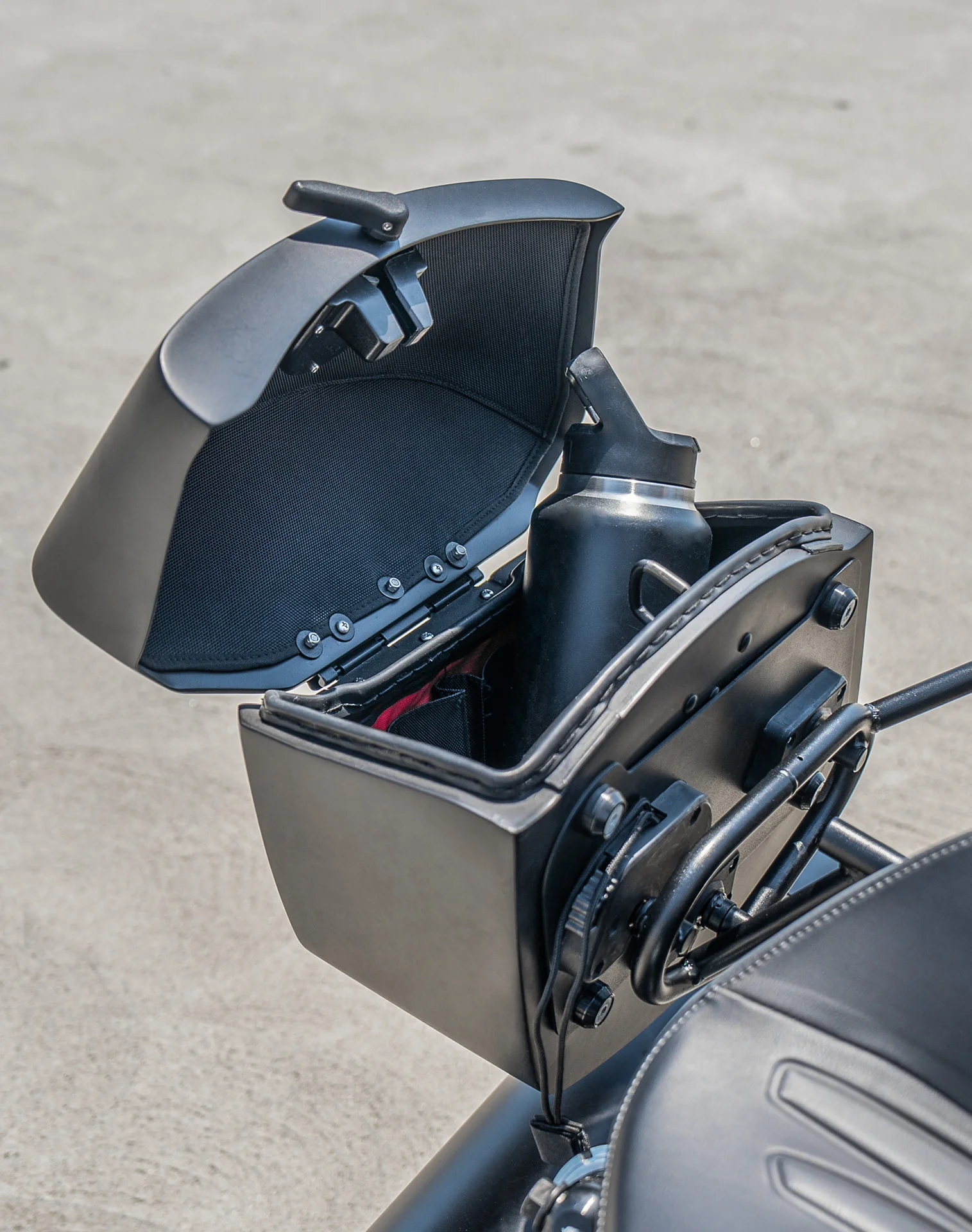 24L - Ironclad Quick-Mount Medium 2025+ Indian Scout Sixty Bobber Matte Hard Saddlebags - Image 6