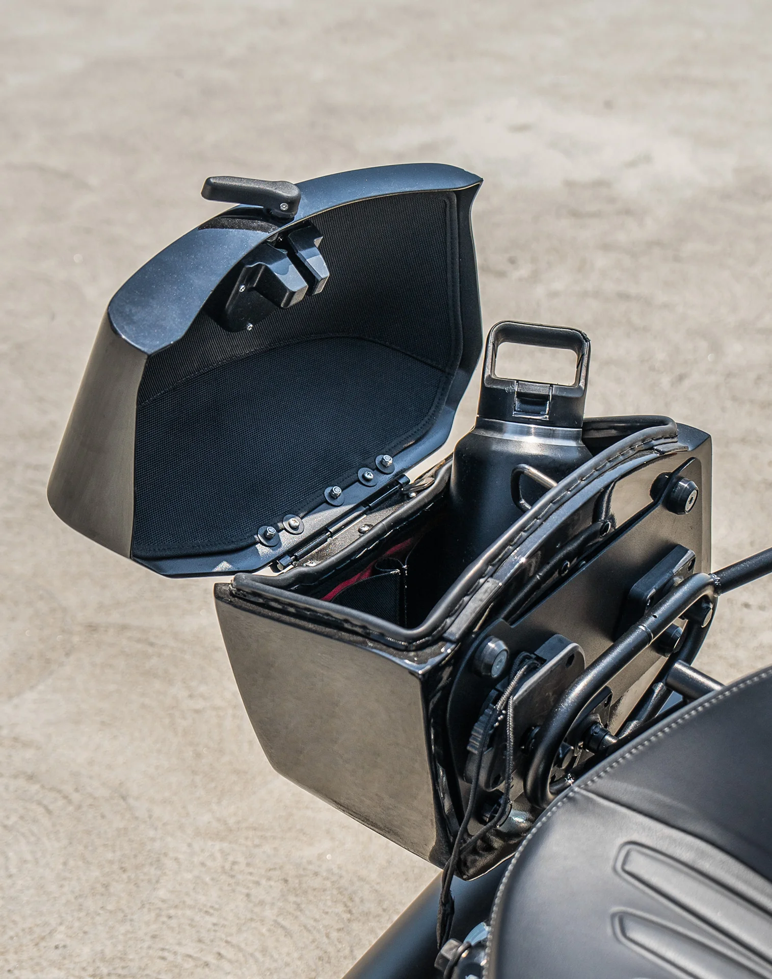 24L - Ironclad Quick-Mount Medium 2025+ Indian Sport Scout Sixty Painted Hard Saddlebags - Image 6