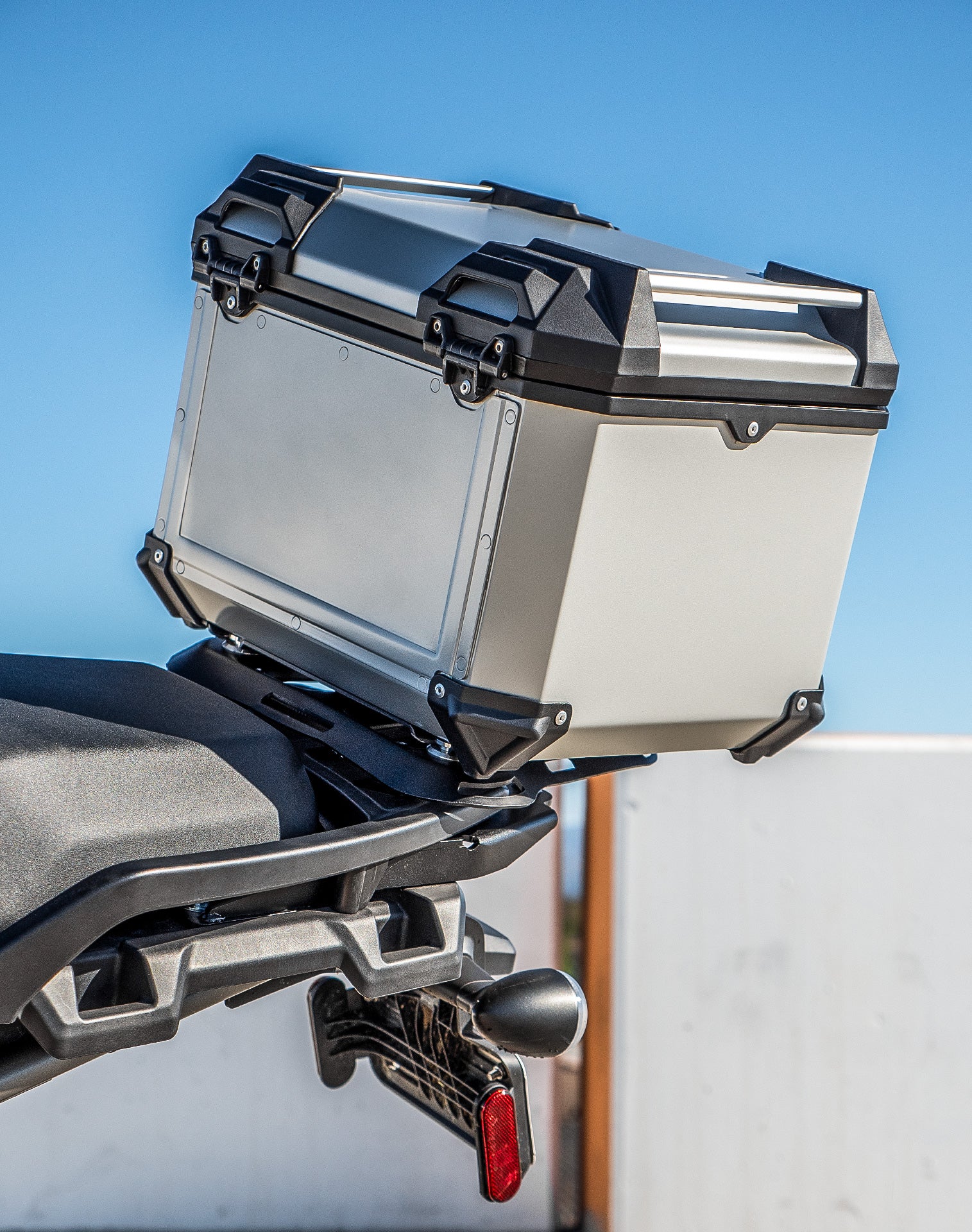 38L - Apex XL Harley Pan America RA1250/S Aluminum Top Case Silver - Image 5