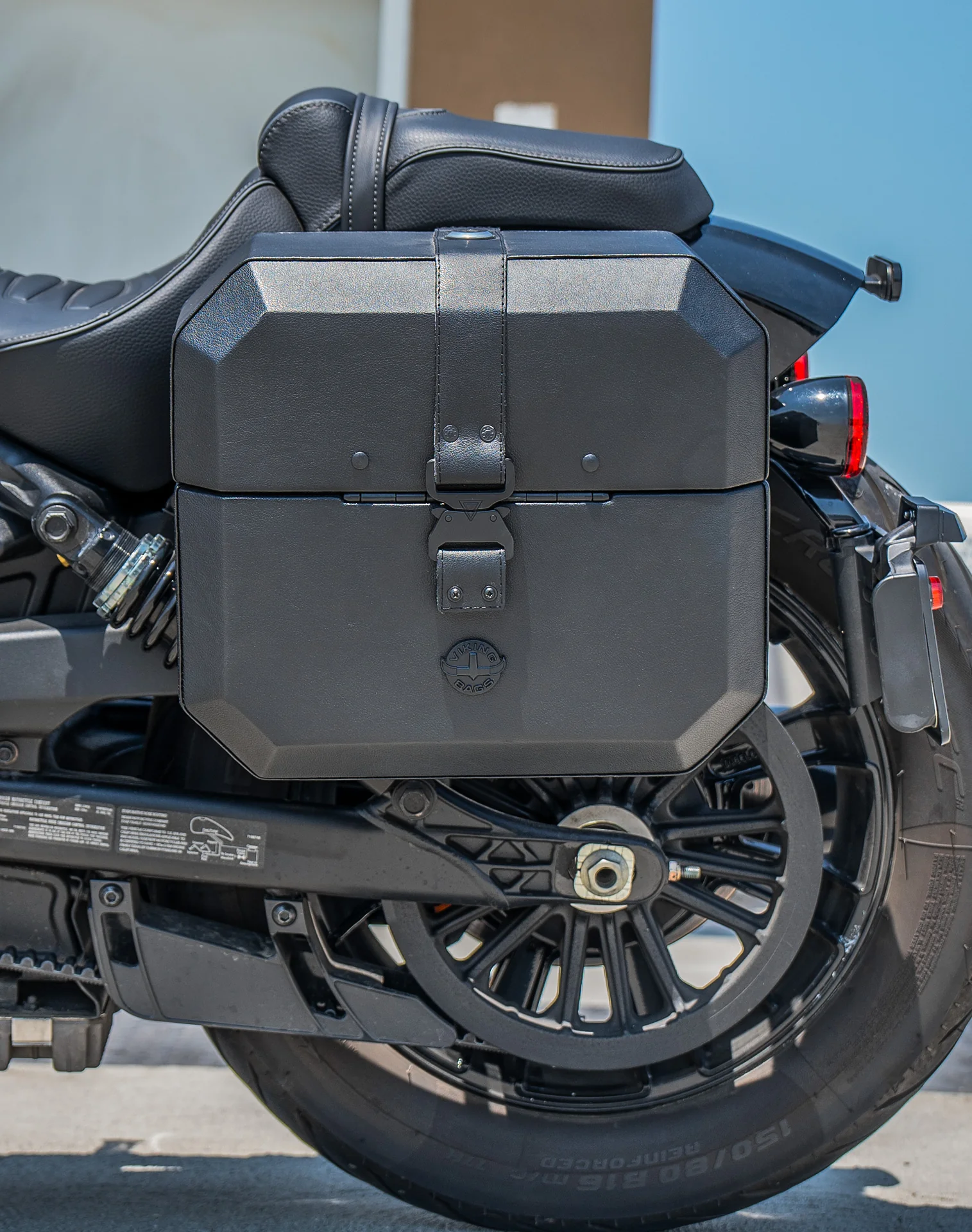 20L - Outlaw Quick-Mount Small 2025+ Indian Scout Bobber Leather Wrapped Hard Saddlebags - Image 4