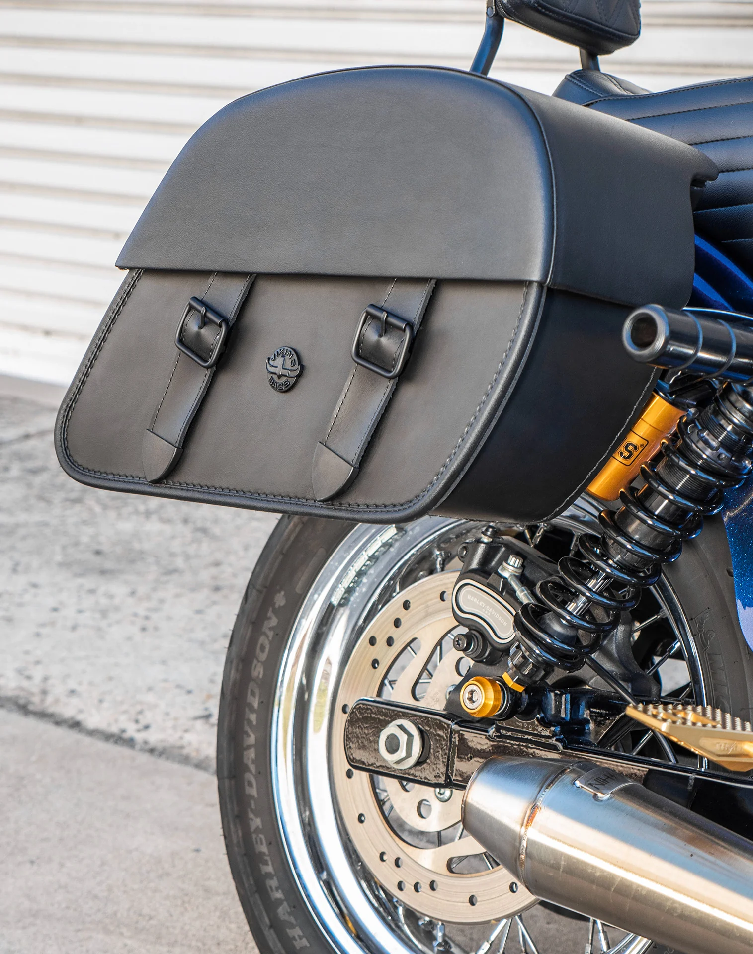 32L - Baelor Large Hard Mount Shock Cutout Saddlebags for Harley Dyna Super Glide Custom FXDC/I - Image 4