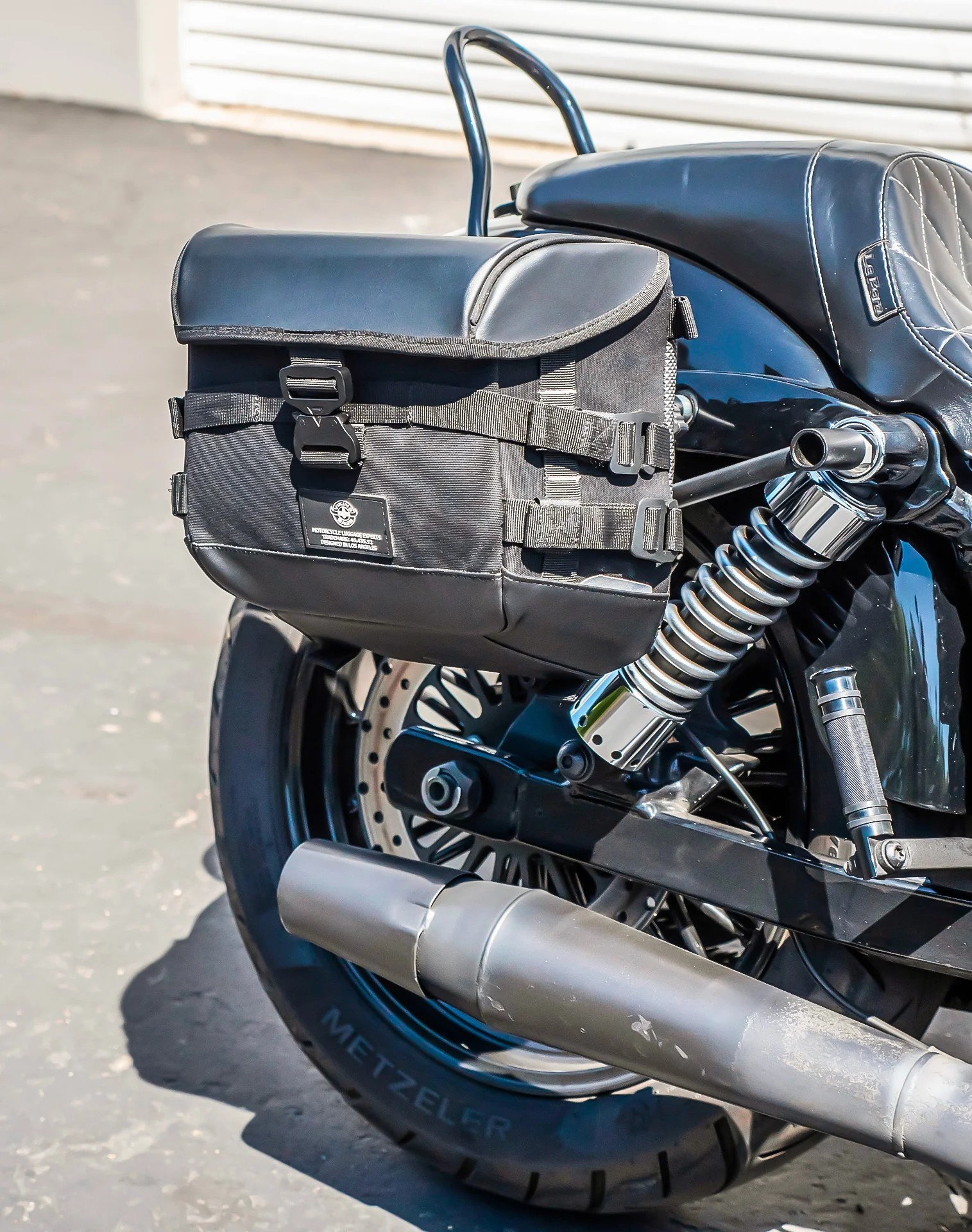 10L - Incognito Quick Mount Small Solo Motorcycle Saddlebag (Right Only) for Harley Dyna Wide Glide FXDWG/I - Image 4
