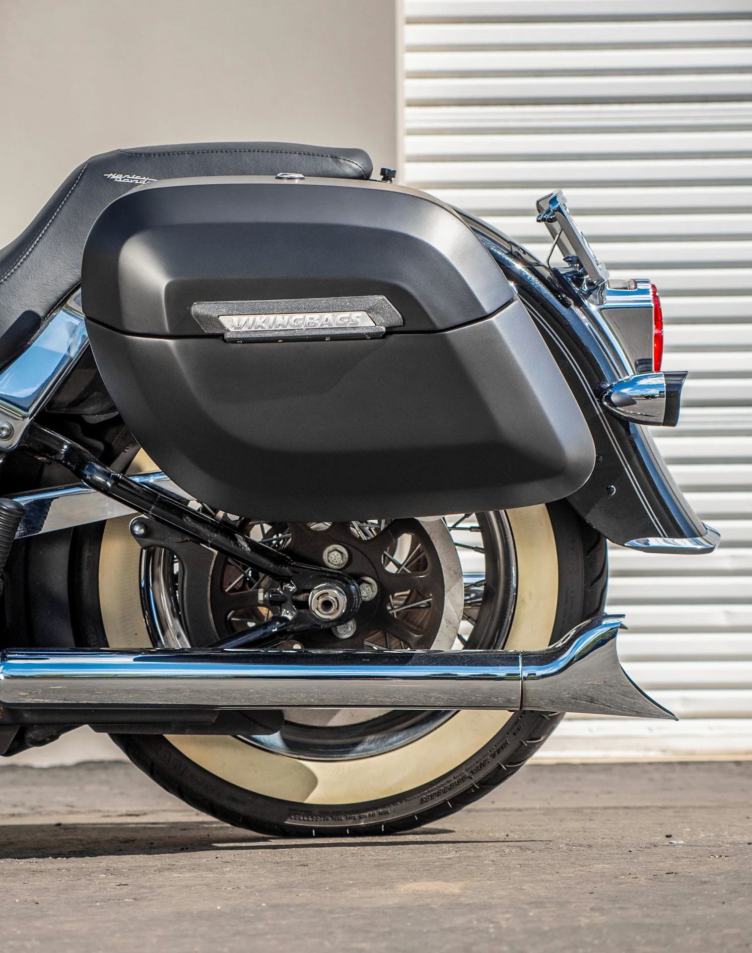 40L - Lamellar Raven Extra Large Matte Motorcycle Hard Saddlebags for Harley Softail Deluxe FLSTN/I - Image 4